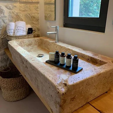 Inspiro Retreat Mani