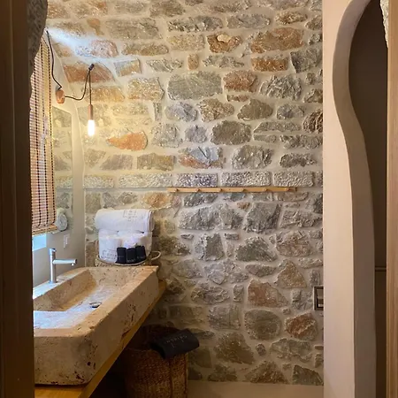 Inspiro Retreat Mani