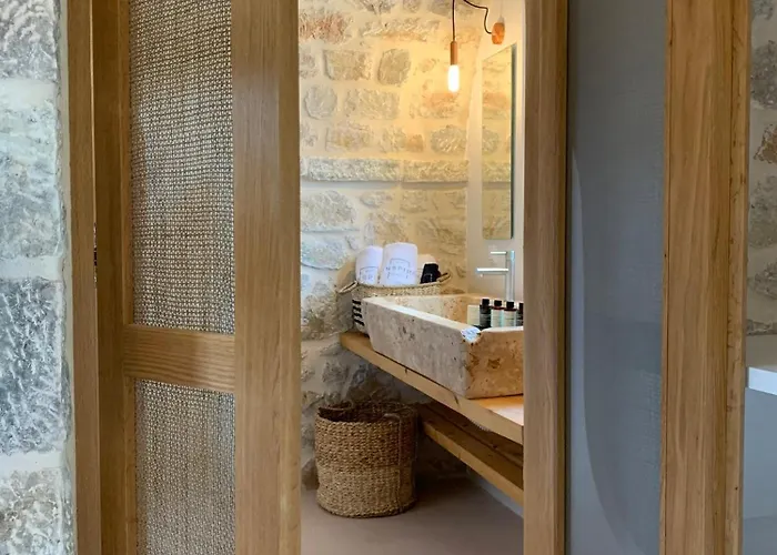 Inspiro Retreat Mani אתר נופש